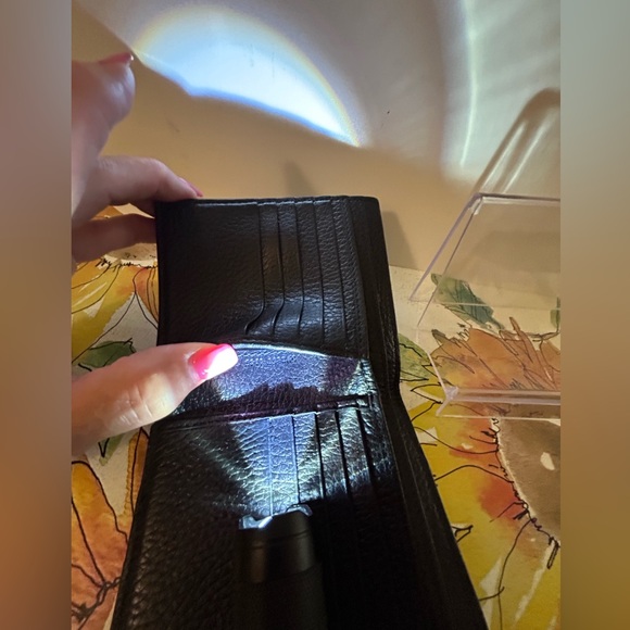 Gucci Bifold Interlocking G Leather Wallet - Picture 9 of 12